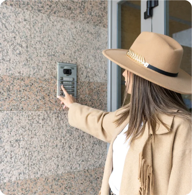 Ensuring access with expert lock and unlock services