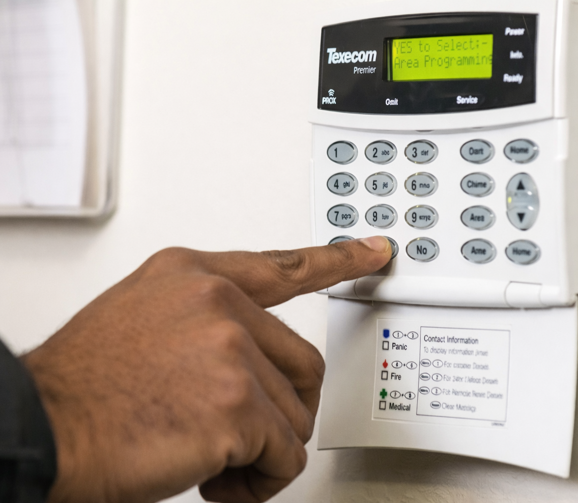 Reliable intruder alarm property protection